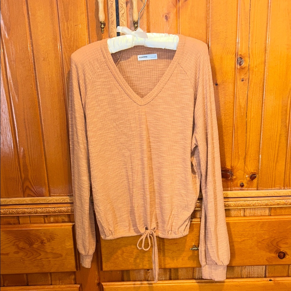 Lightweight ribbed front tie top